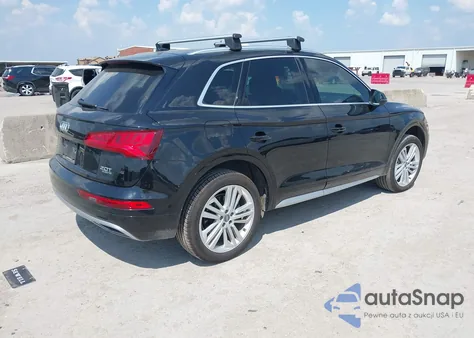 2018 Audi Q5 2.0T Premium/2.0T Tech Premium z USA, uszkodzony, nr VIN WA1BNAFY7J2107401
